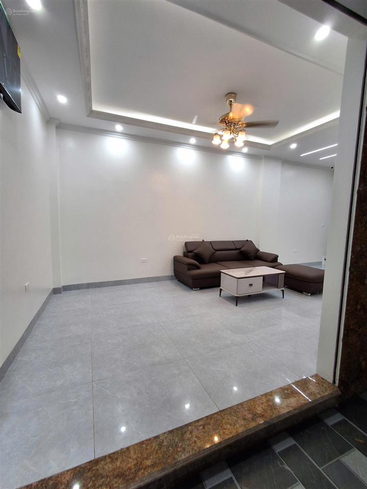Tôi chính chủ,bán nhà 6 tầng,có thang máy.đầu ngõ 181,trần phú,hà đông.  0936 341 ***
