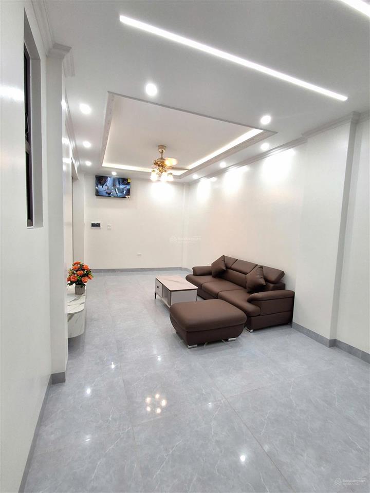 Tôi chính chủ,bán nhà 6 tầng,có thang máy.đầu ngõ 181,trần phú,hà đông.  0936 341 ***