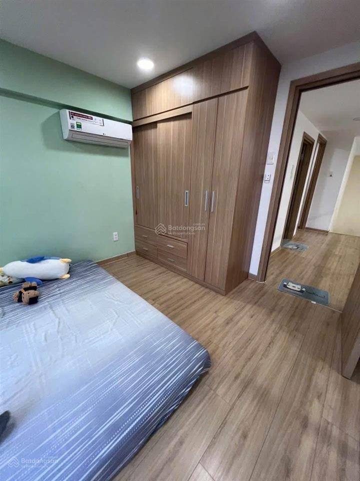 Chính chủ, bán căn hộ 2pn, nhà mới, full nội thất tầng cao view thoáng.  0902 771 ***