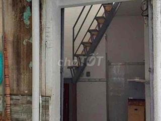 Cho thuê nhà nhỏ 3 tầng GV giá 4.500k  LH: ***