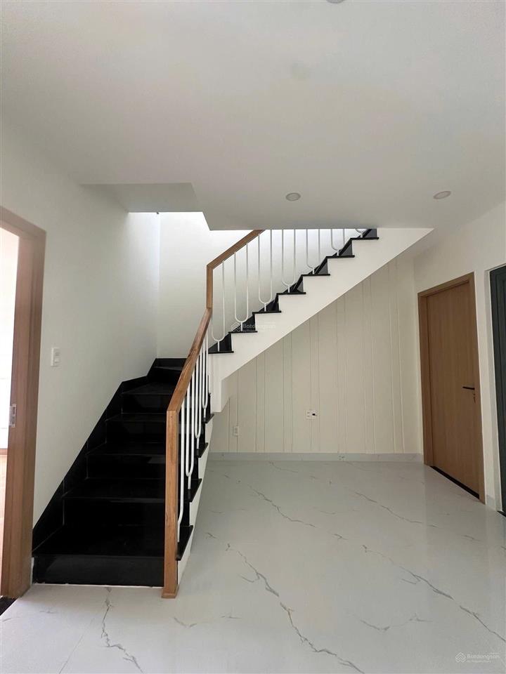 Bán nhà 3 tầng hiện đại mặt tiền đường bùi phùng (b1 cũ) vcn phước hải trung tâm nha trang