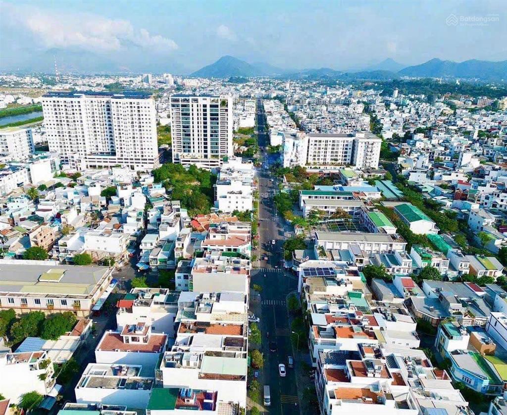 Bán biệt thự 3 tầng ngang 16m rộng thoáng kđt vcn phước hải nha trang