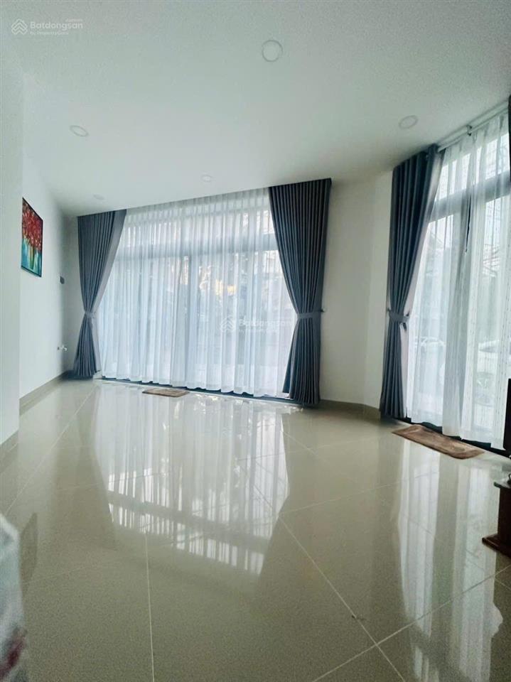 Nhà 4 tầng 1 tum căn góc 2 mặt tiền vị trí trung tâm đường lê chân nha trang
