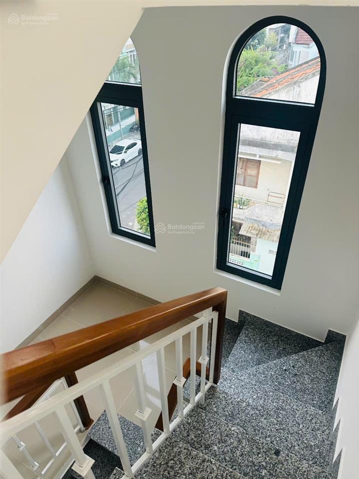 Nhà 4 tầng 1 tum căn góc 2 mặt tiền vị trí trung tâm đường lê chân nha trang