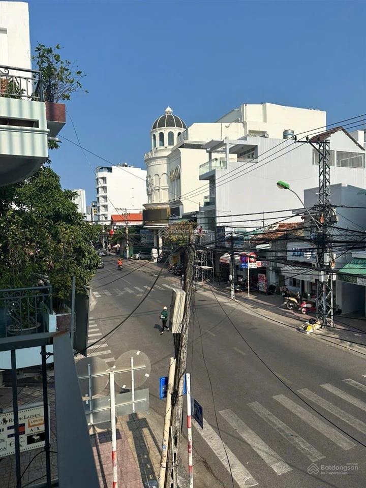 Bán nhà 1 trệt 4 lầu thuận lợi kinh doanh mặt tiền đường vân đồn thông thẳng ra biển trung tâm nt