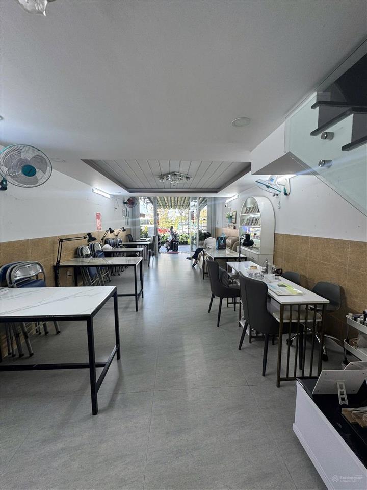 Bán shophouse ct3 phước hải tầng trệt kinh doanh mặt sông quán trường thoáng mát
