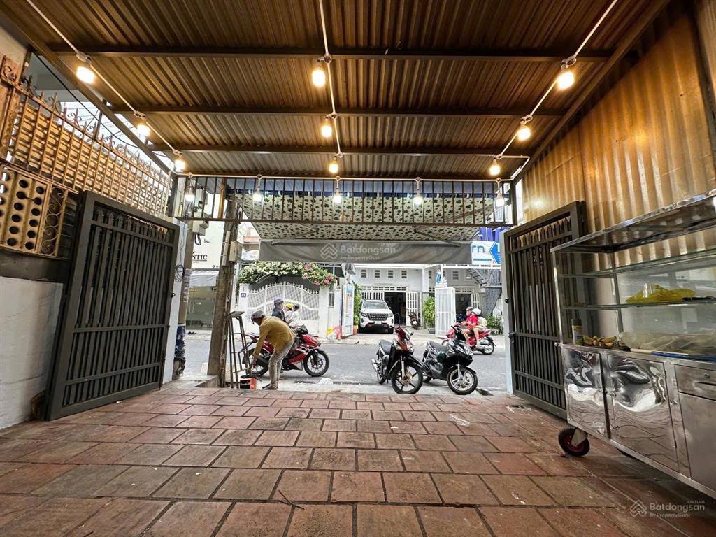 Bán nhà 2 tầng mặt tiền đường mạc đỉnh chi khu bàn cờ trung tâm nha trang
