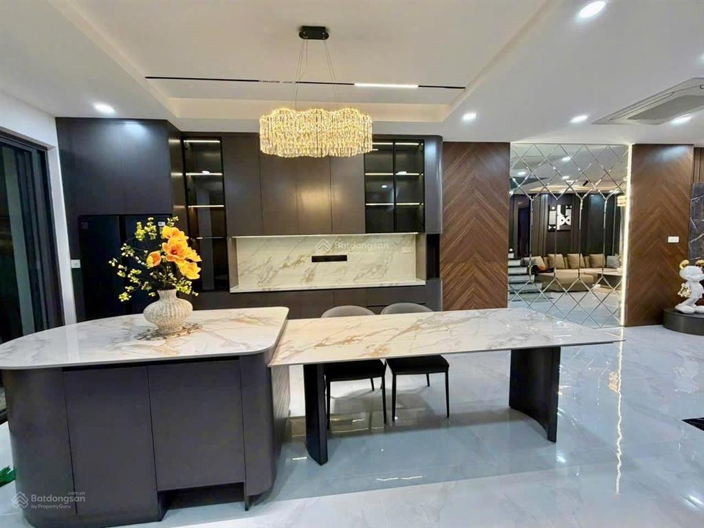 Bán nhà hiện đại 3 tầng 1 tum mỹ gia gói 5 thái hưng (có thang máy) đang sẵn dòng tiền cho thuê