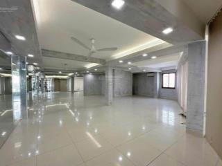 Bán nhà 1 trệt 3 tầng ngang 9m đẹp mặt tiền đường âu cơ trung tâm nha trang