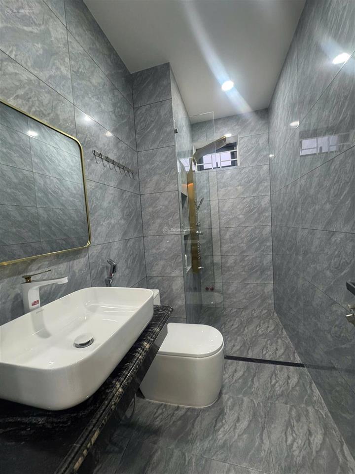 Bán nhà đầy đủ nội thất có thang máy kđt hà quang 2 nha trang