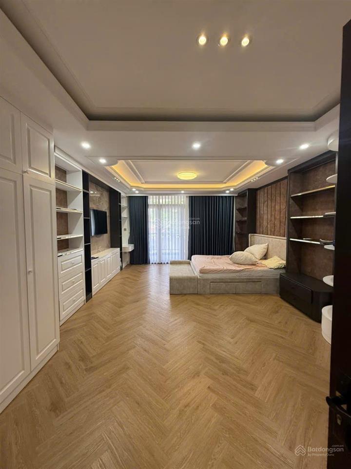 Nhà đẹp 3 tầng 1 tum có thang máy đường số 7 kđt lê hồng phong 2 trung tâm nha trang