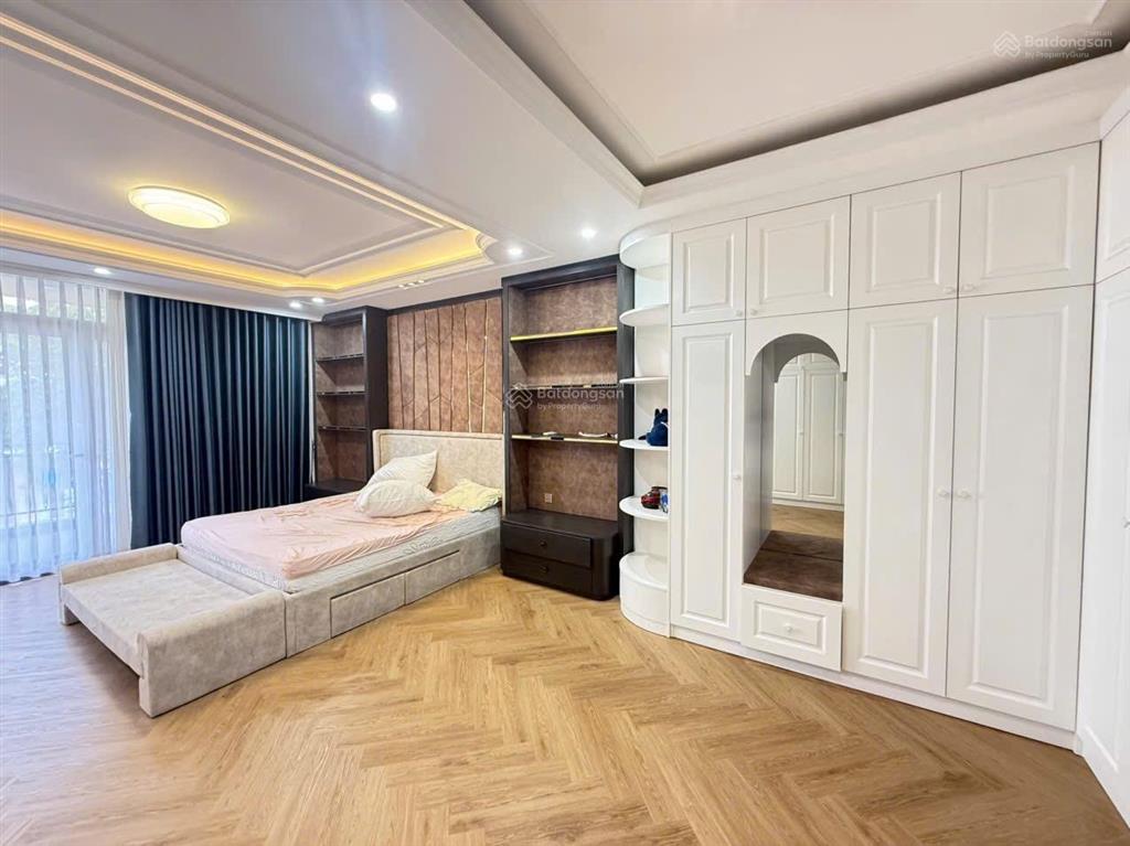Nhà đẹp 3 tầng 1 tum có thang máy đường số 7 kđt lê hồng phong 2 trung tâm nha trang