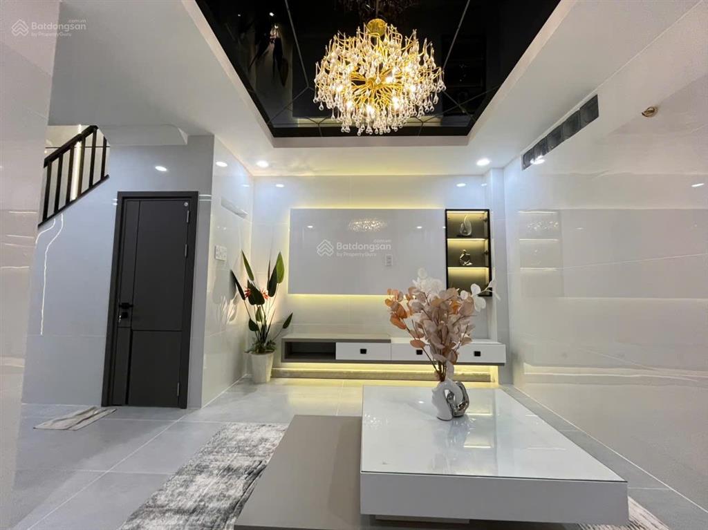 Bán nhà mới quận 11  có thang máy  3,9x10,7m  trệt lửng 2 lầu sân thượng  8,7 tỷ