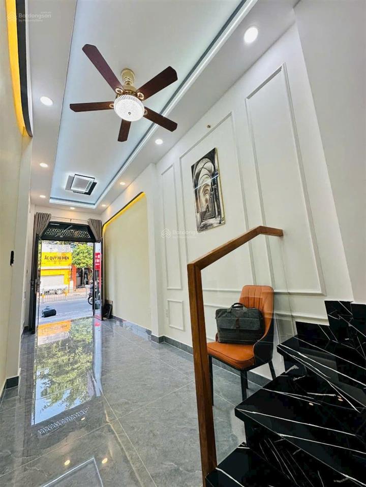Bán nhà mặt tiền lũy bán bích, phú thạnh 2,5x15m 2 lầu sân thượng 5,95 tỷ