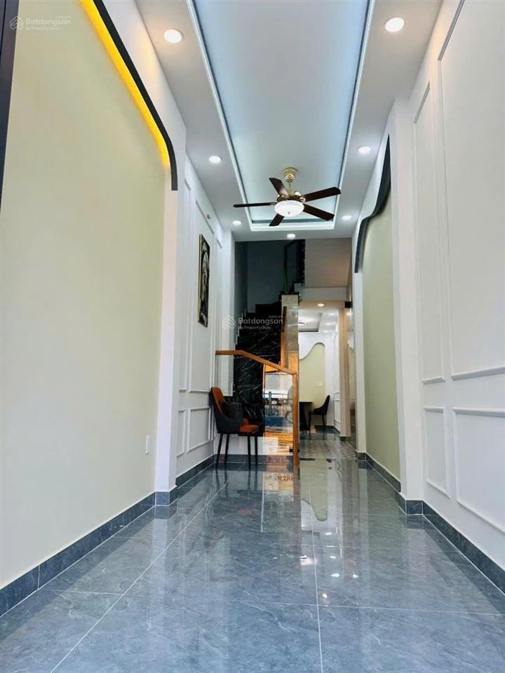 Bán nhà mặt tiền lũy bán bích, phú thạnh 2,5x15m 2 lầu sân thượng 5,95 tỷ