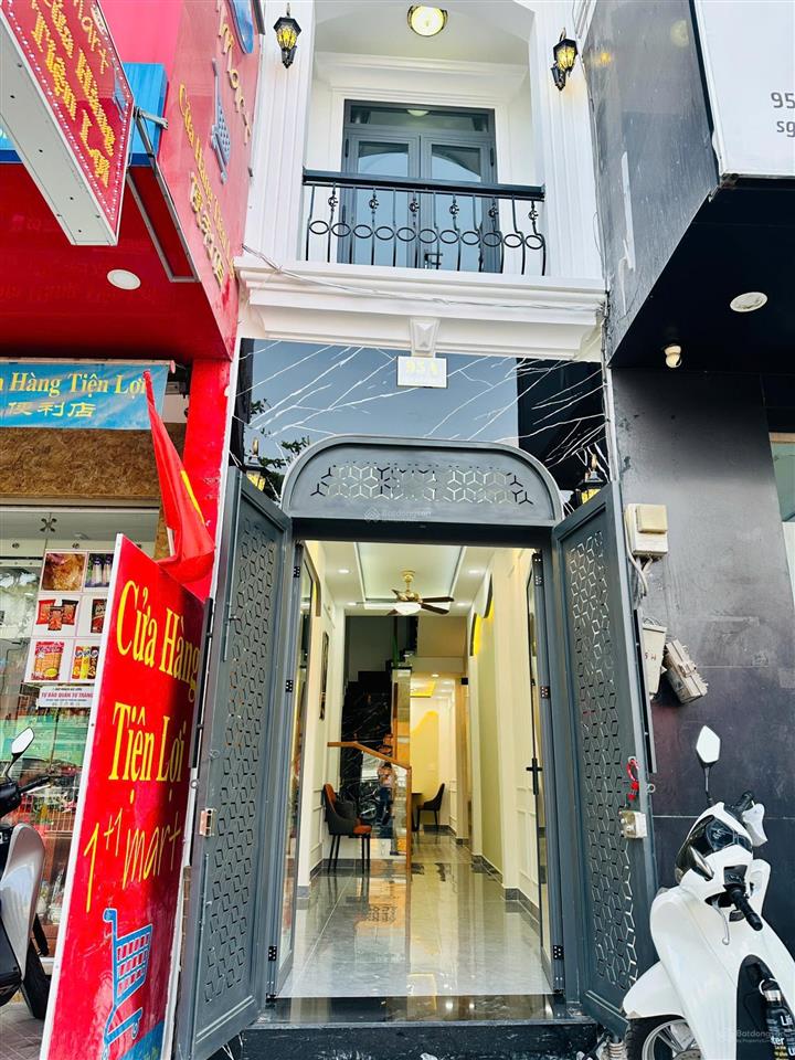 Mtkd số 95 lũy bán bích nhà mới 3 tầng chỉ 5,95 tỷ