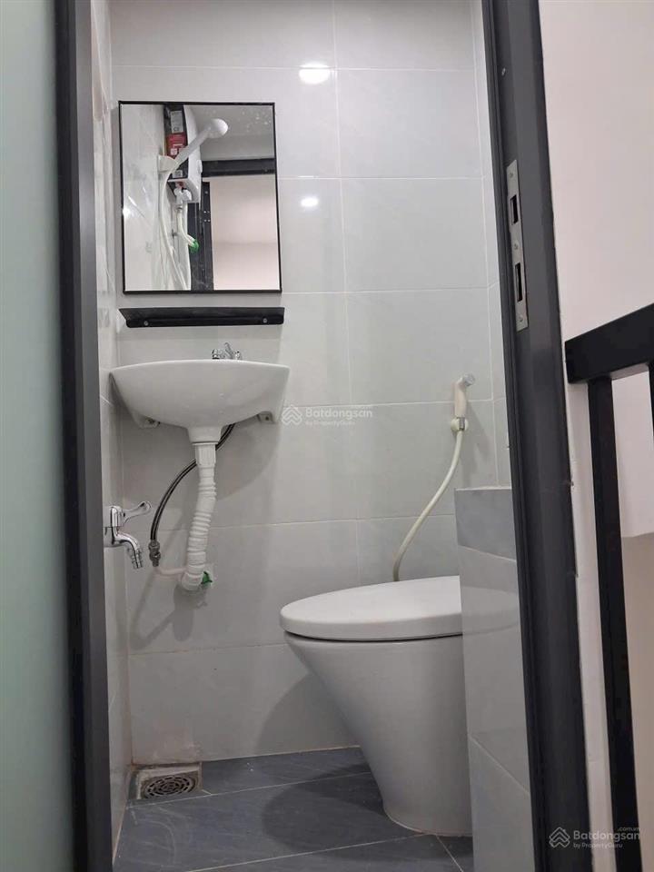 Nhà hẻm 6m q11  2pn, 2wc  gần bình thới  ở & kinh doanh  2,8 tỷ tl