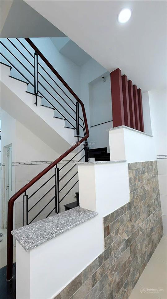 Ngay chợ phú bình quận 11 nhà khu phân lô đường thông thoáng dt 4mx12m