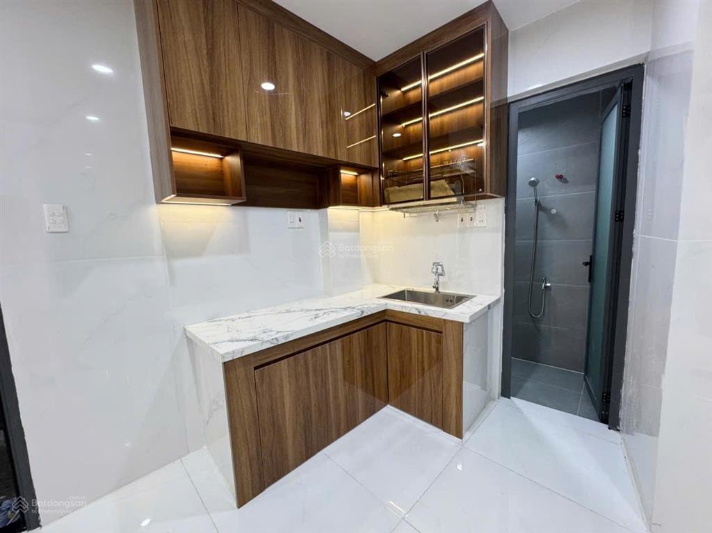 Bán nhà ngang 6,4m ở ngay tại quận 11, chợ bình thới, sổ riêng