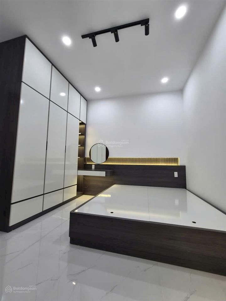 Bán nhà hẻm 6m, mới đẹp 4x14 đúc 5 tầng quận 11