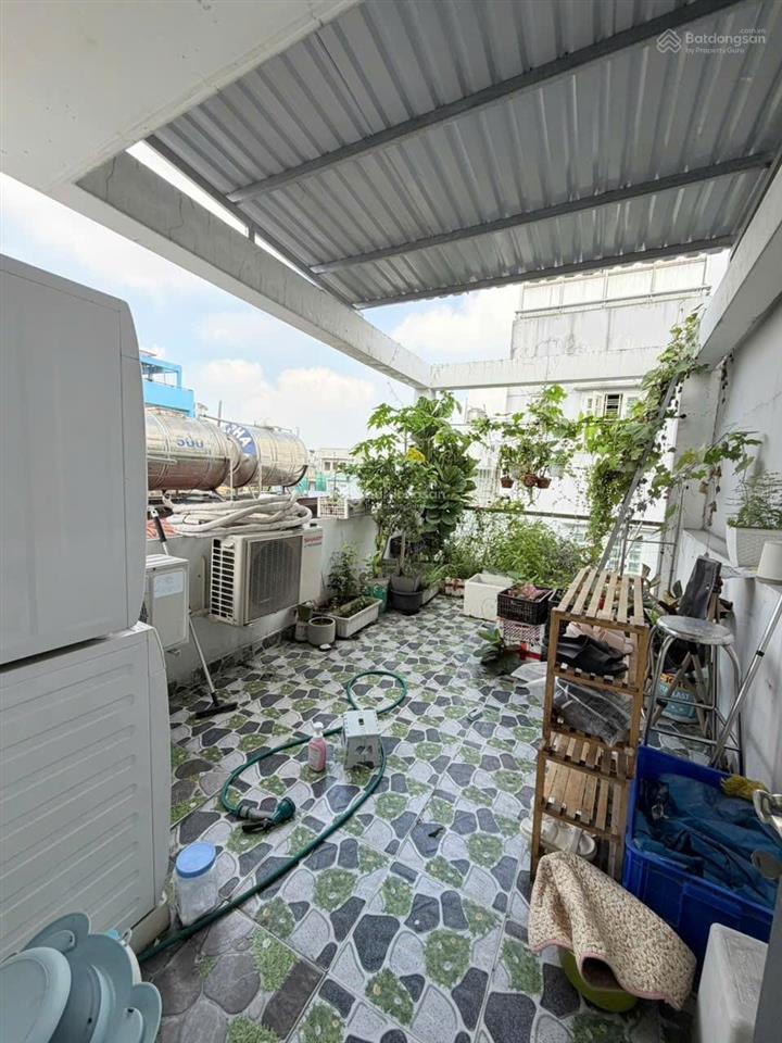Bán nhà quận 11, cách mặt tiền 1 căn, hẻm 6m, nhà đúc thật 4 tầng giáp quận 10