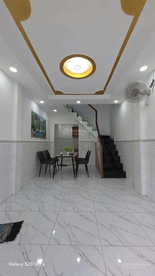 Bán nhà 3 tầng xe hơi đậu cửa 4pn, huỳnh văn chính tân phú chỉ 3 tỷ 200