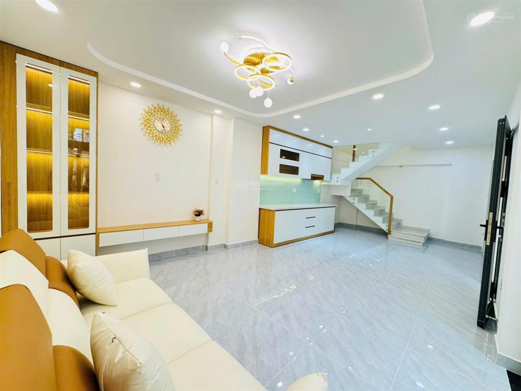 Bán nhà đường văn cao, 3pn, 3wc có nội thất quận tân phú