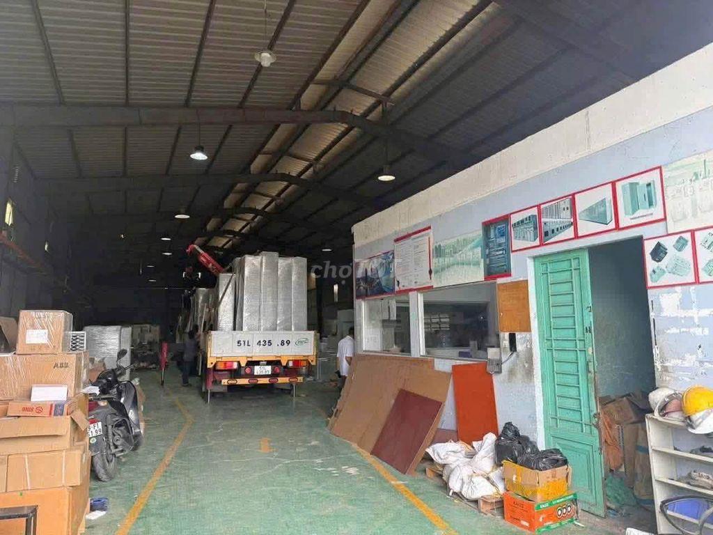 Kho xưởng cho thuê An Phú Đông , QUận 12 , DT: 1,400m2