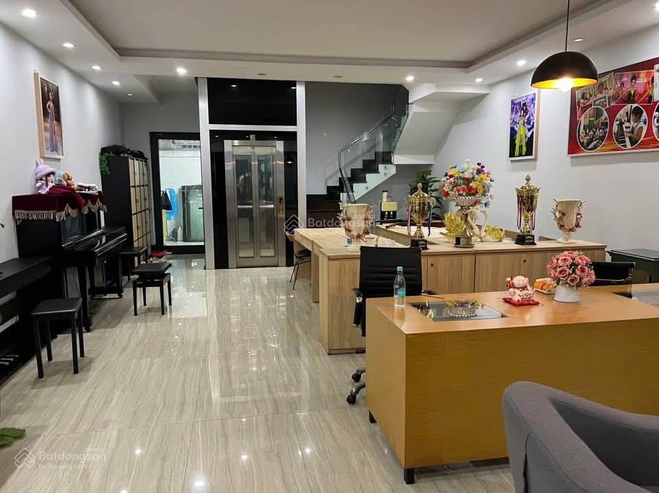 Bán nhà vinhomes bến đoan giá 14 tỷ có thang máy