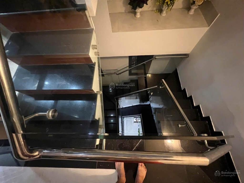 Bán nhà vinhomes bến đoan giá 14 tỷ có thang máy