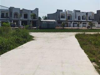 Bán đất cách nguyễn hữu trí 500m  tân bửu  bến lức. full thổ cư  giáp chợ đệmtân túcbình chánh