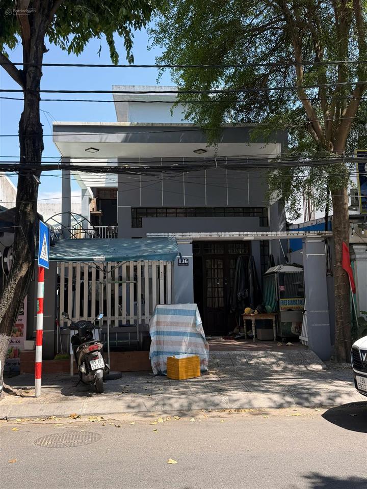 Gia đình tôi cần bán nhà 1 tầng + 1 gác lửng, giá tốt cho người thiện chí.   0982 966 ***