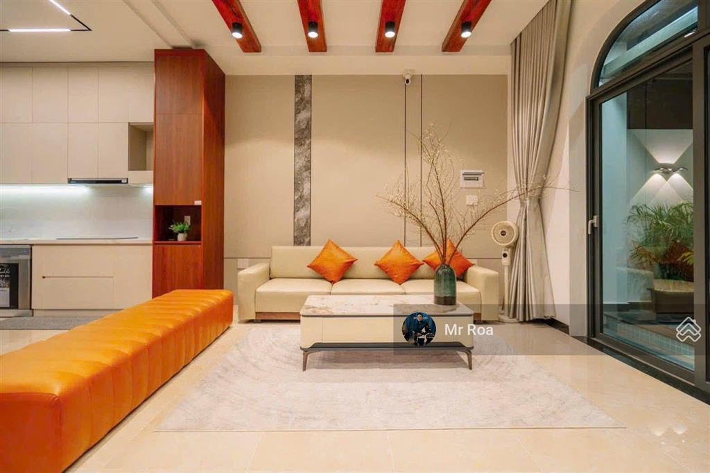 Giảm 2 tỷ bán villa 2 tầng198m2  sẵn dòng tiền thuê 700 triệu/ năm, thiết kế đẹp hồ bơi khép kín
