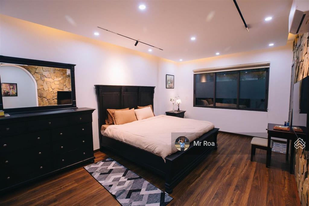 Bán căn homestay 3 tầng mặt tiền đường mỹ khê 7, sẵn dòng tiền thuê 40 triệu hàng tháng. giá tốt