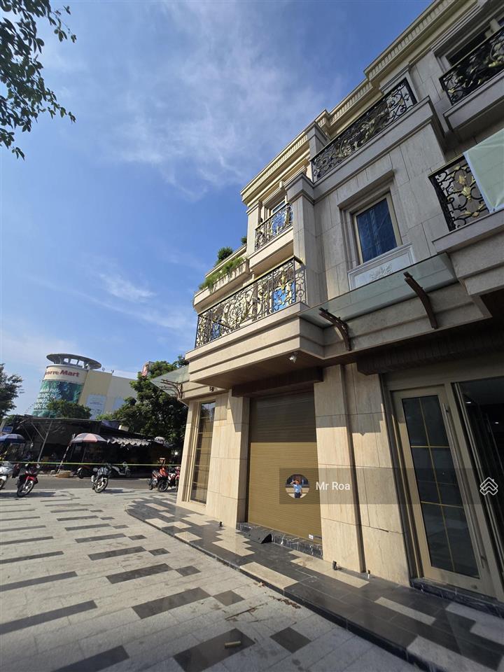 Cho thuê shophouse 4 tầng, đối diện chung cư cao cấp masteri rivera đà nẵng.