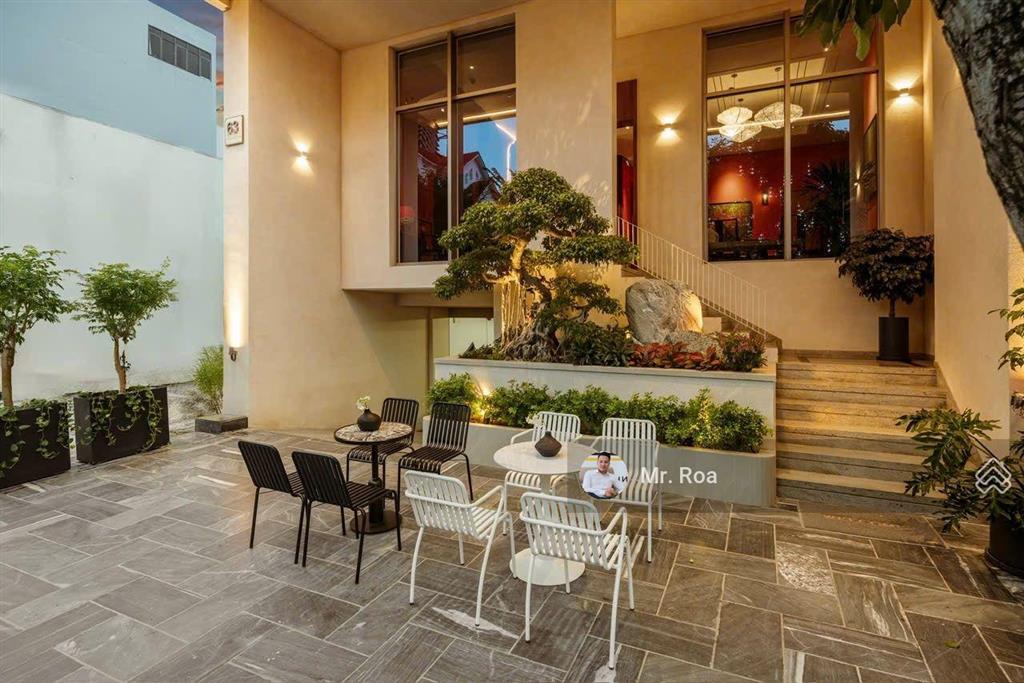 Giảm giá 5 tỷ chào bán khách sạn biển mỹ khê 11 tầng 40p  dòng tiền 4,2 tỷ một năm đã trừ chi phí