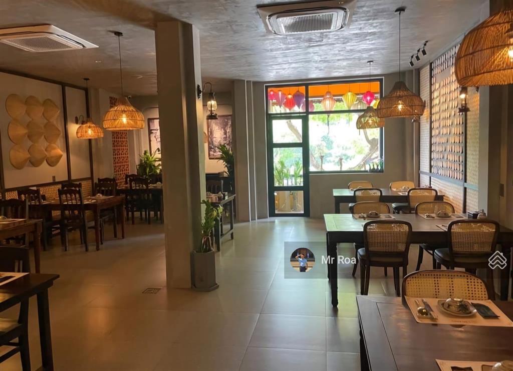 Cho thuê nhà 3 tầng mặt phố tuyến đường biển võ nguyên giáp đà nẵng, sẵn nhà hàng phố cổ hội an.