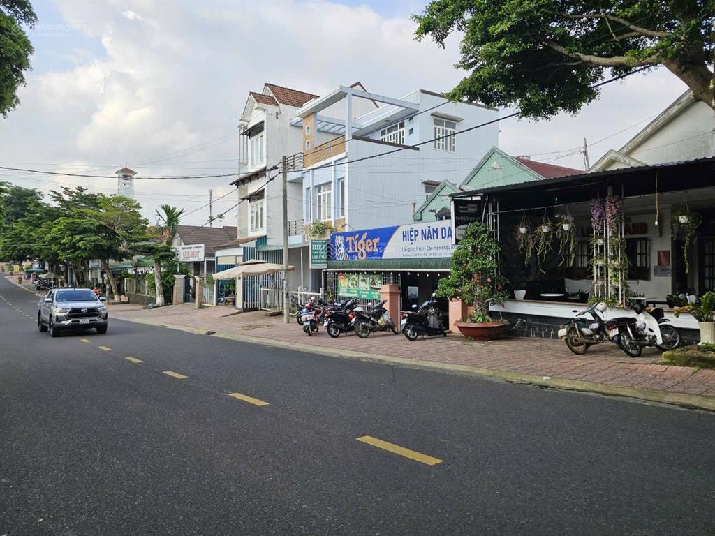 Gia đình cần bán nhà  mặt tiền nguyễn văn trỗi, phường 2, bảo lộc