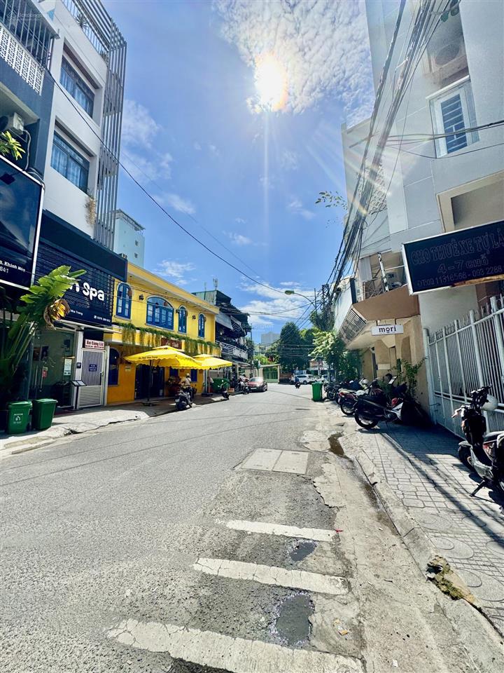 Bán nhà 3 tầng đang cho thuê đường mê linh phường nha trang cách biển 800m.