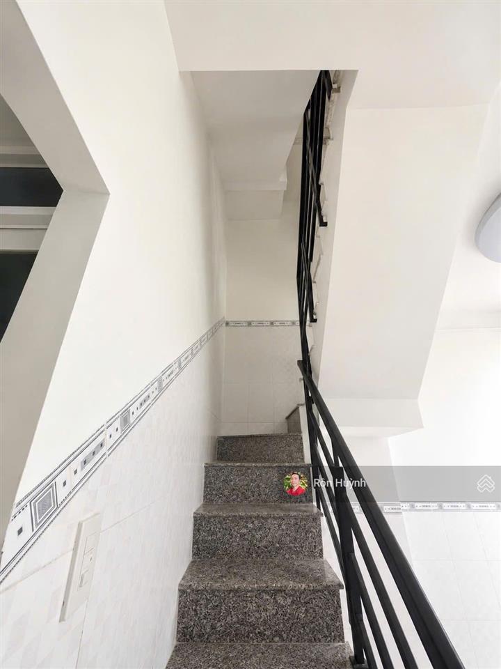 Nhà 3 tầng sát đường 8e kđt hà quang 2 dt 40m2 giá chỉ 3tỷ150 gần chợ, siêu thị, trường học