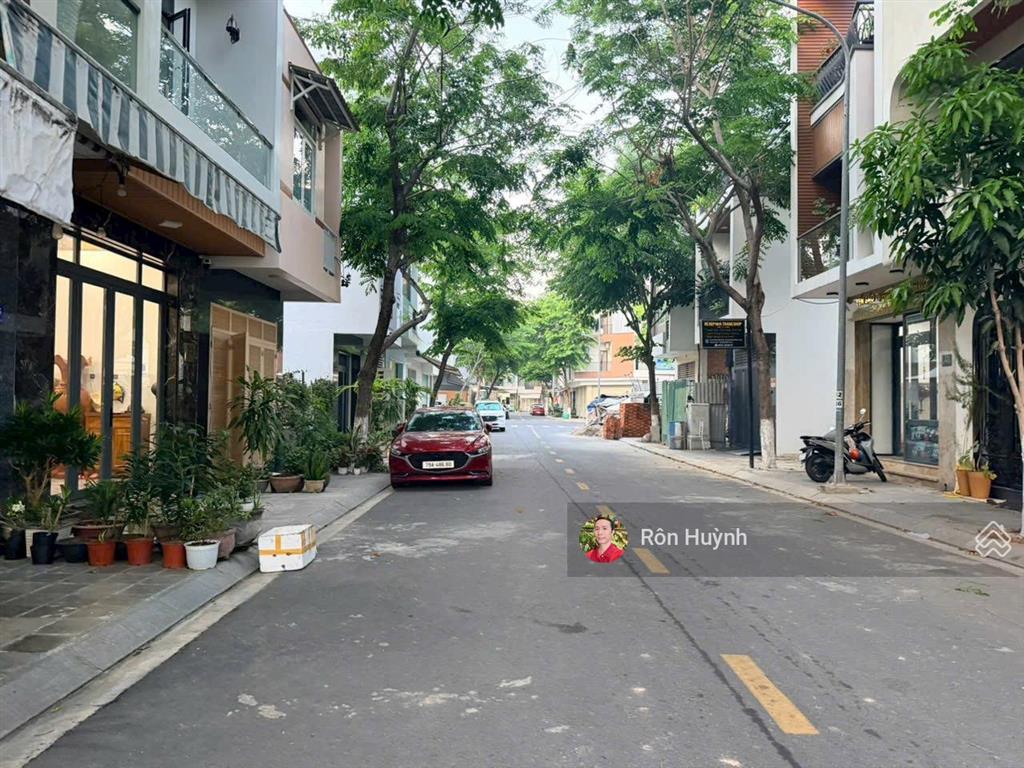 Lô đất sạch kđt vcn phước long 2, tp nha trang sổ sẵn xây dựng tự do. khu dân cư hiện hữu an ninh