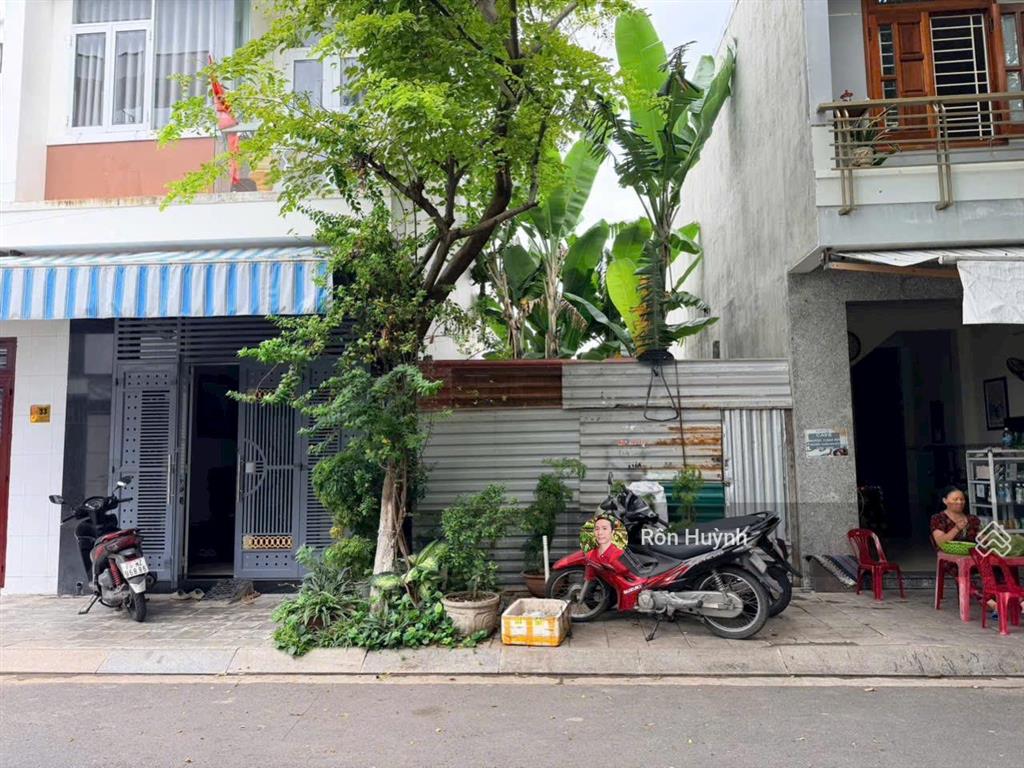 Lô đất sạch kđt vcn phước long 2, tp nha trang sổ sẵn xây dựng tự do. khu dân cư hiện hữu an ninh