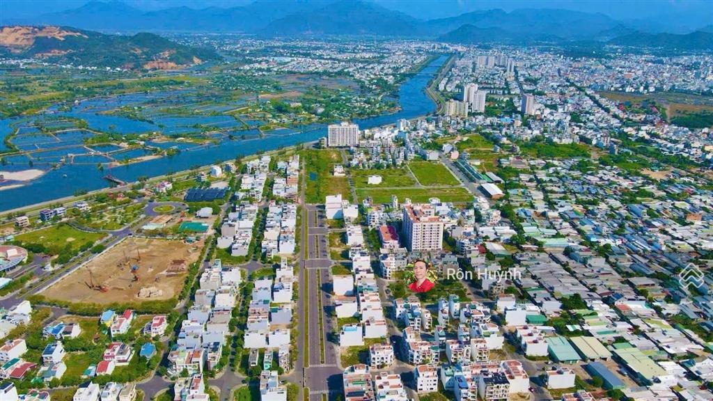 Lô đất sạch kđt vcn phước long 2, tp nha trang sổ sẵn xây dựng tự do. khu dân cư hiện hữu an ninh