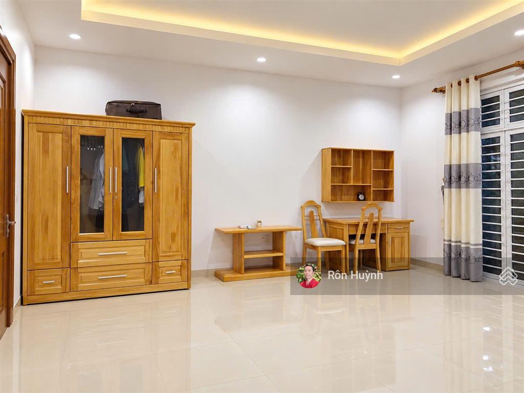 Nhà đẹp 3.5 tầng trong khu đô thị nằm tttp nha trang gần chợ, siêu thị cách biển 1km chỉ 20tr/tháng