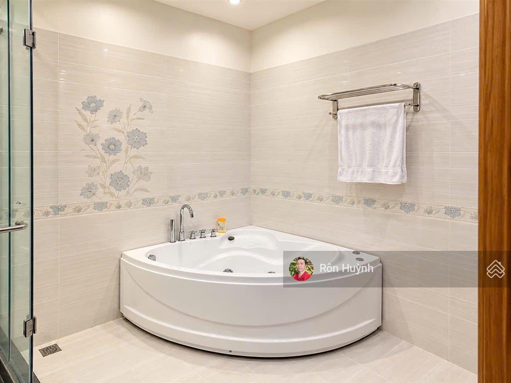 Nhà đẹp 3.5 tầng trong khu đô thị nằm tttp nha trang gần chợ, siêu thị cách biển 1km chỉ 20tr/tháng