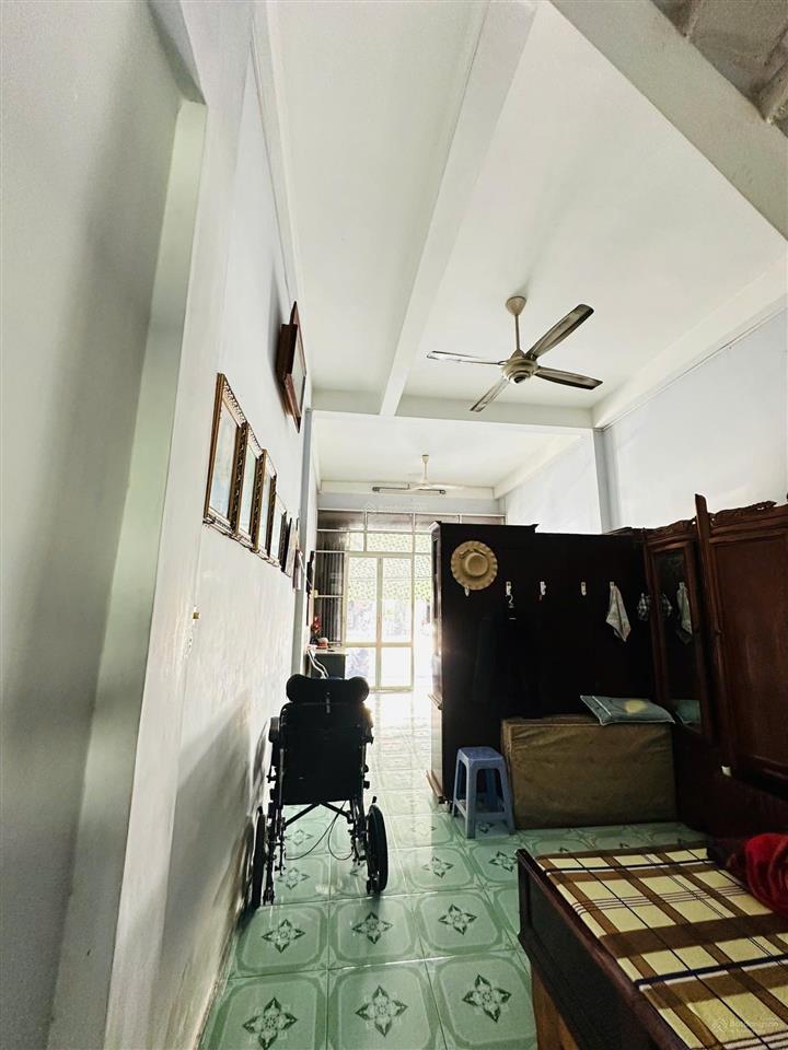 Bán nhà mặt tiền lạc long quân , nha trang ở và kinh doanh