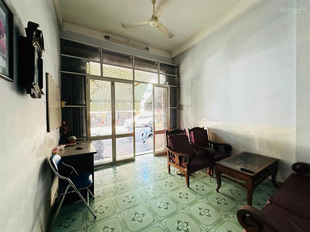 Bán nhà mặt tiền lạc long quân , nha trang ở và kinh doanh