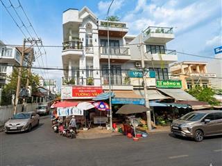 Nhà nguyễn xí  bình thạnh  hẻm xe tải 6m  sát mặt tiền , trệt + lầu , giá 7.x tỷ