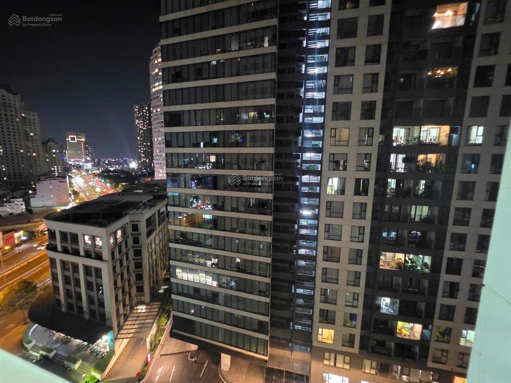 Chính chủ bán căn hộ 90 nguyễn hữu cảnh, 70m2, 2pn,2wc, thang máy, view sông ,sổ hồng