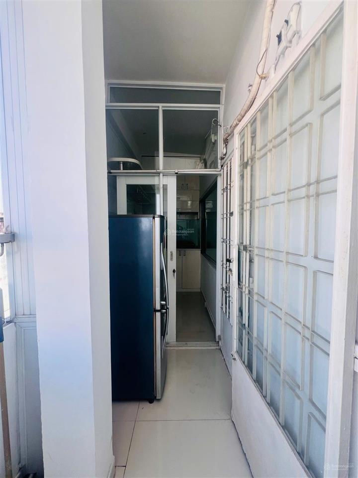 Bán căn góc c/cư phan văn trị, 3pn, 2wc, ban công, sổ hồng, thang máy